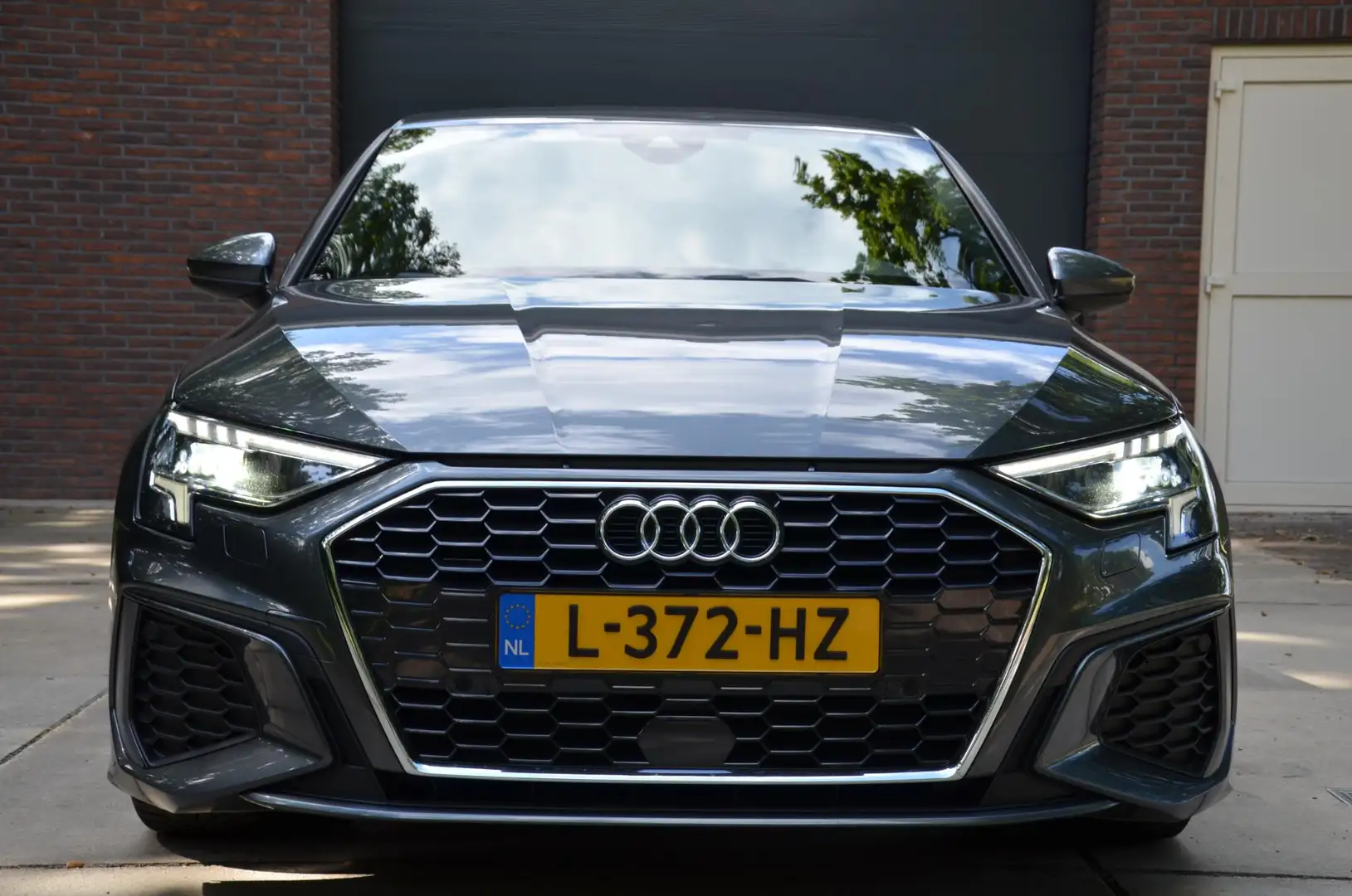 Audi A3 Limousine 30 TFSI S Line Edition Automaat/Navi/Pdc Gris - 2