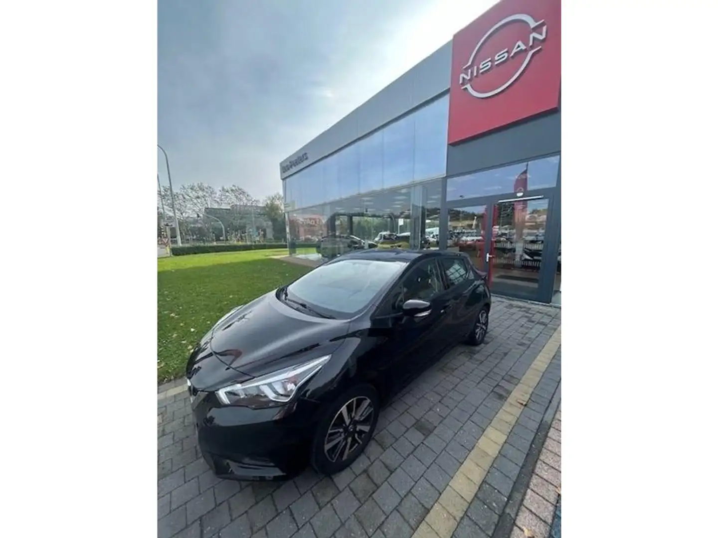 Nissan Micra Acenta Schwarz - 1