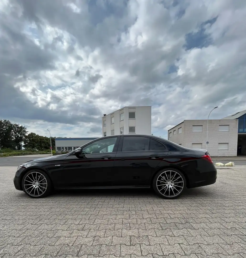 Mercedes-Benz E 43 AMG Perforrmace klappe  4Matic 9G-TRONIC Schwarz - 2