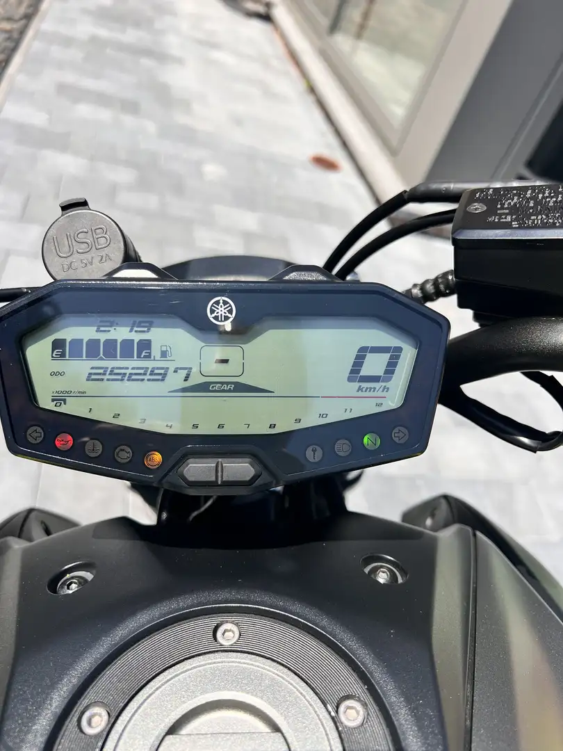 Yamaha MT-07 crashbarres, prise usb, retroviseurs Jaune - 2