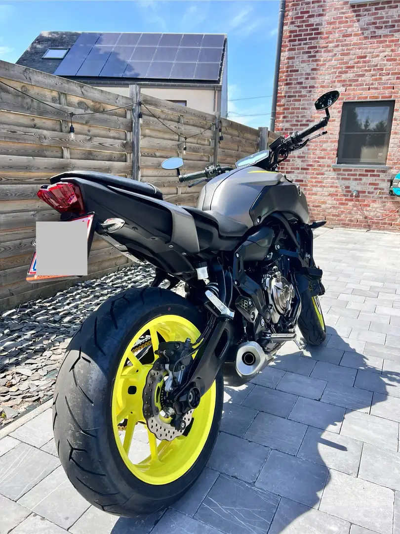 Yamaha MT-07 crashbarres, prise usb, retroviseurs Jaune - 1