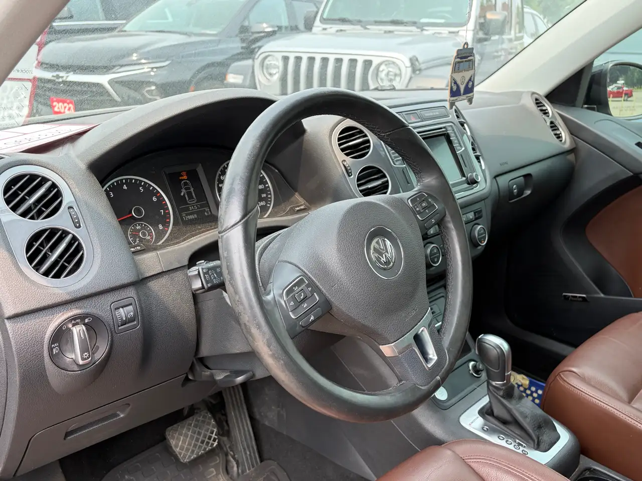 Volkswagen Tiguan photo Volkswagen Tiguan