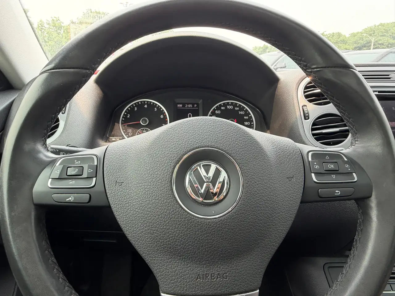 Volkswagen Tiguan photo Volkswagen Tiguan