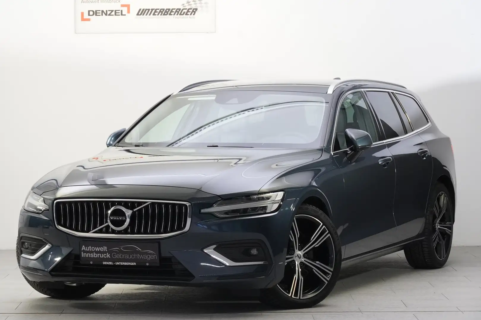Volvo V60 B4 Inscription Aut. Blau - 2