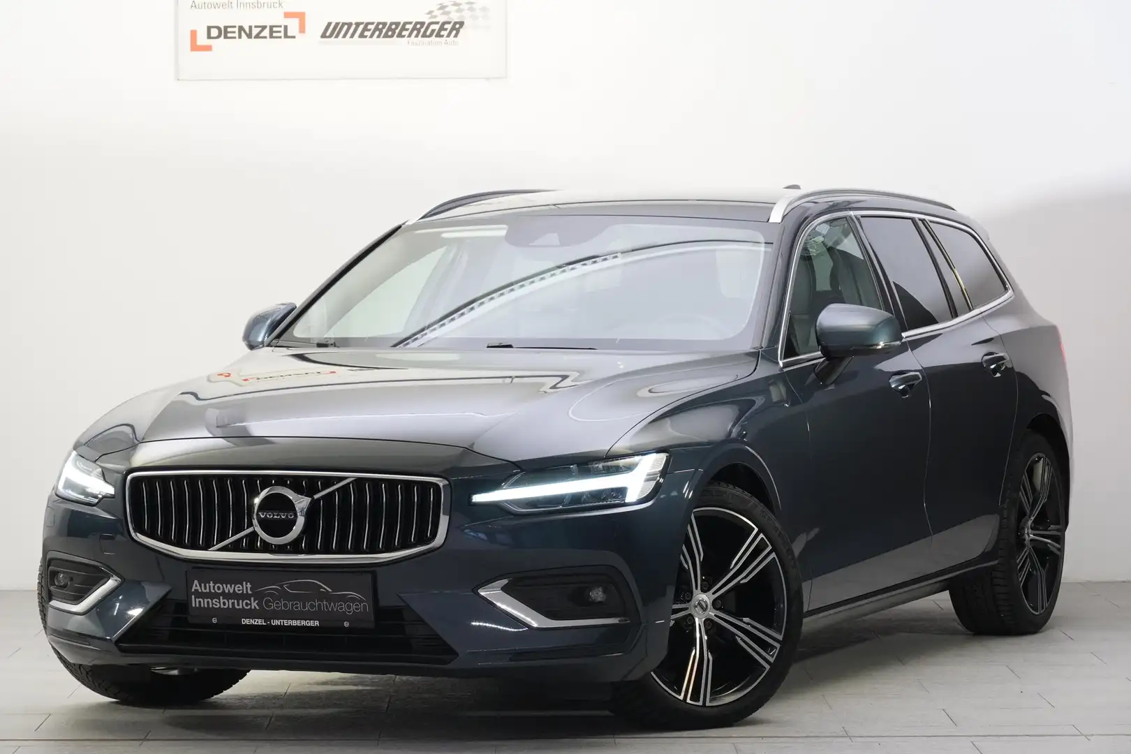 Volvo V60 B4 Inscription Aut. Blau - 1
