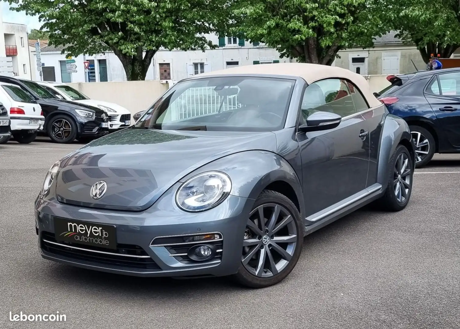 Volkswagen Coccinelle cabriolet 1.2 tsi 105cv couture exclusive dsg7 Šedá - 1