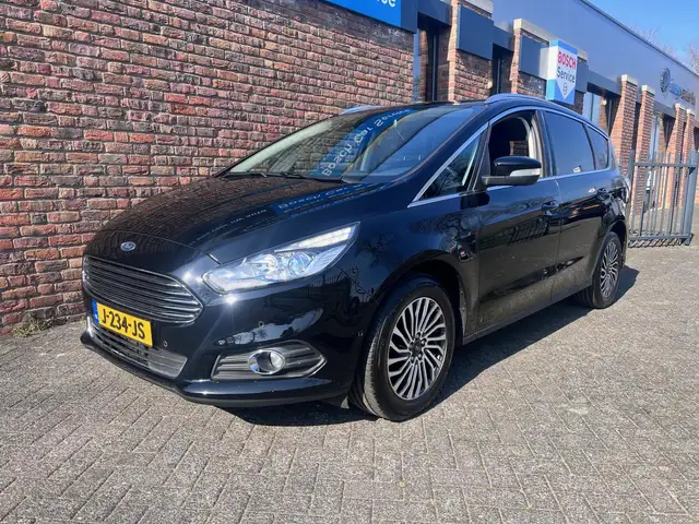 Ford S-Max 1.5 Titanium 7p. Carplay Trekhaak