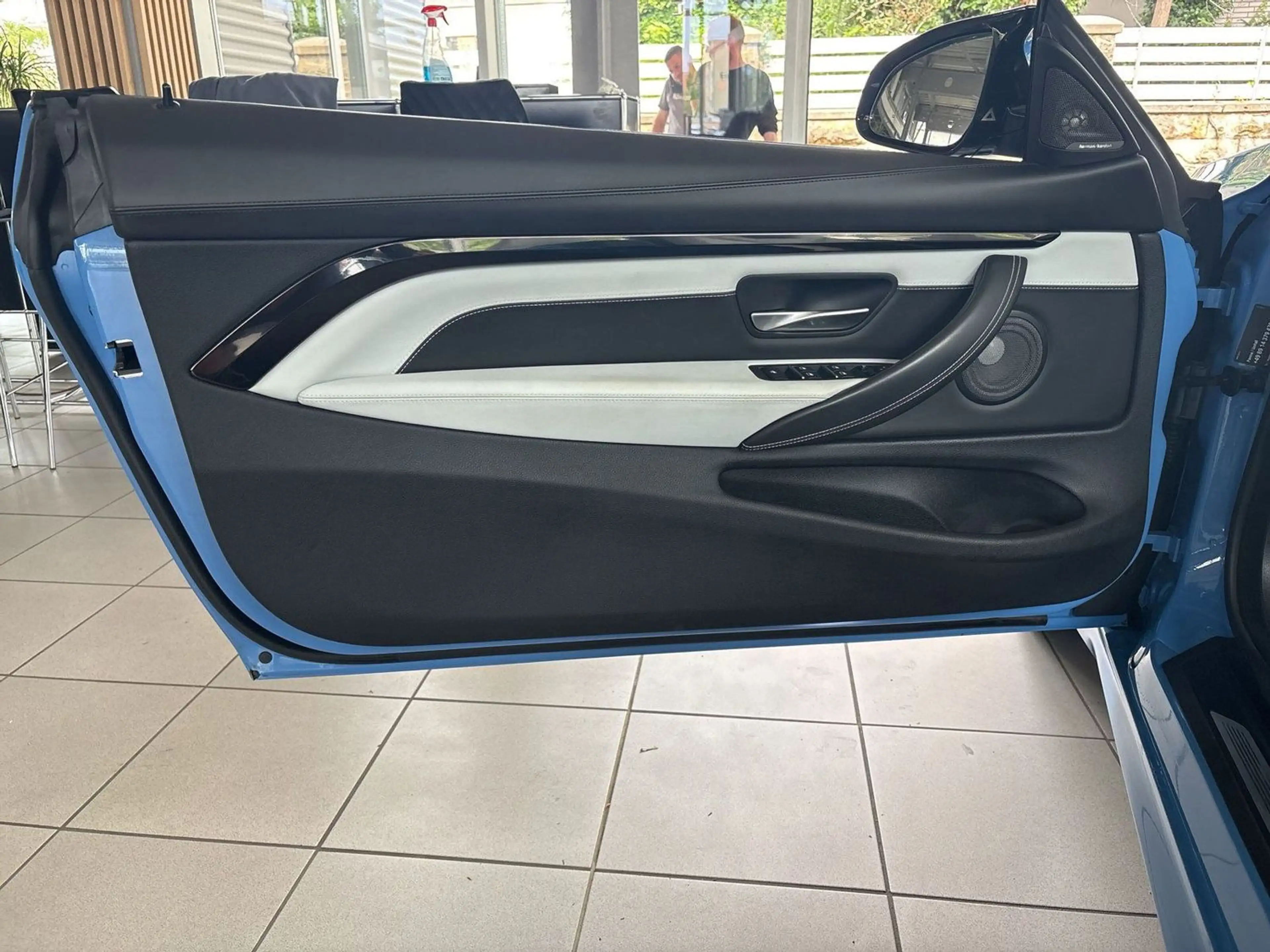 BMW M4 Competition NACKENHZG H&K SHADOW YAS MARINA — photo 6