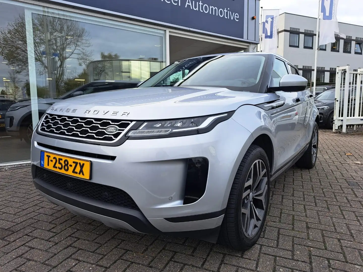 Land Rover Range Rover Evoque 2.0 P200 AWD S leer / panoramadak / navigatie / ca Gris - 1