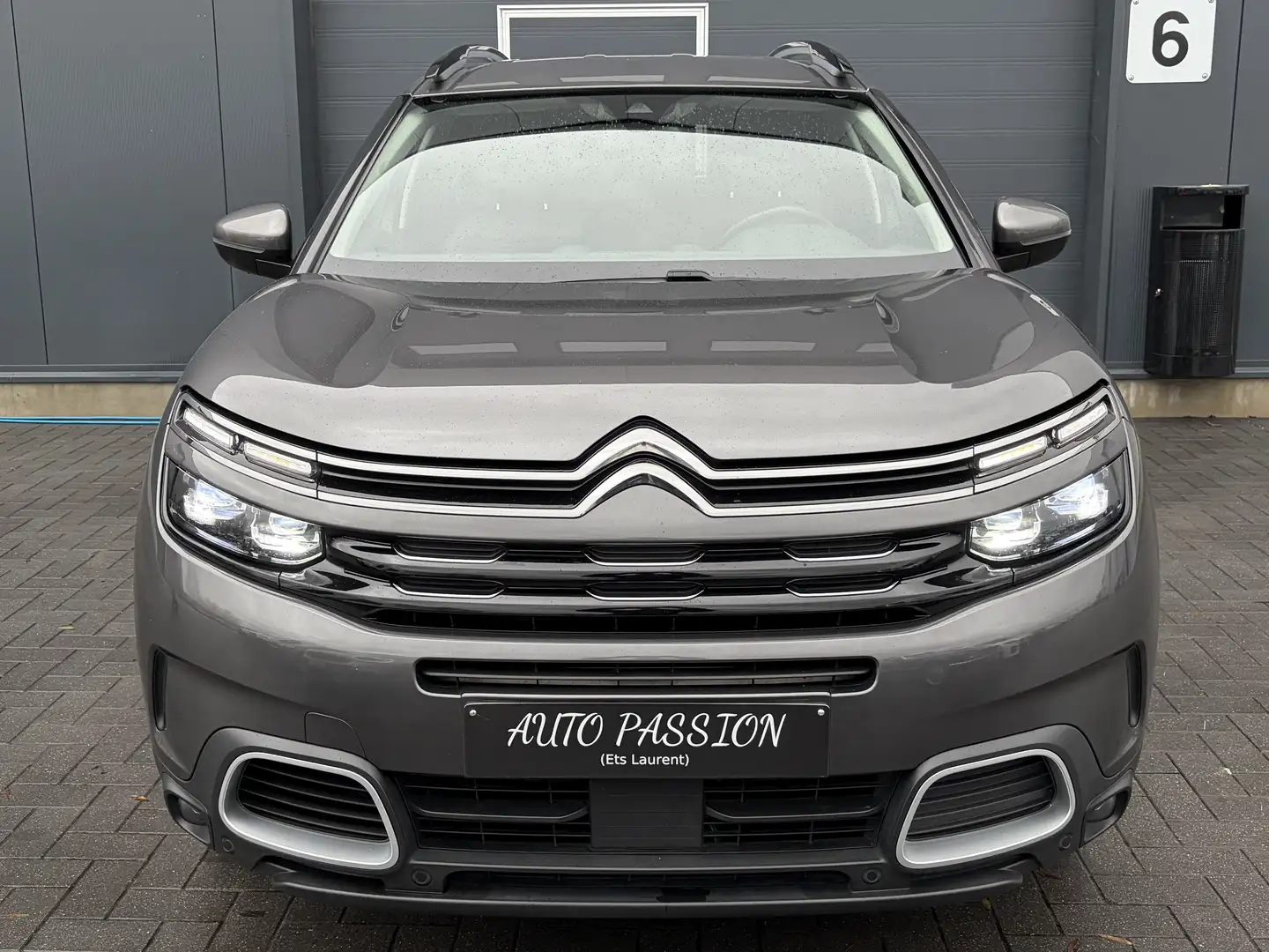 Citroen C5 Aircross 1.5 BlueHDi Auto GPS Cuir Siéges ch. massants. Grijs - 2
