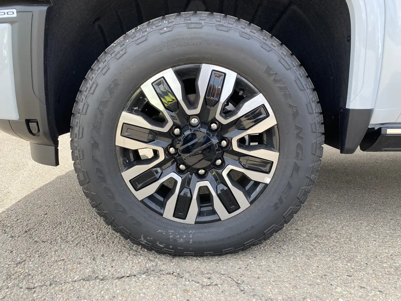 GMC Sierra 3500HD снимка GMC Sierra 3500HD
