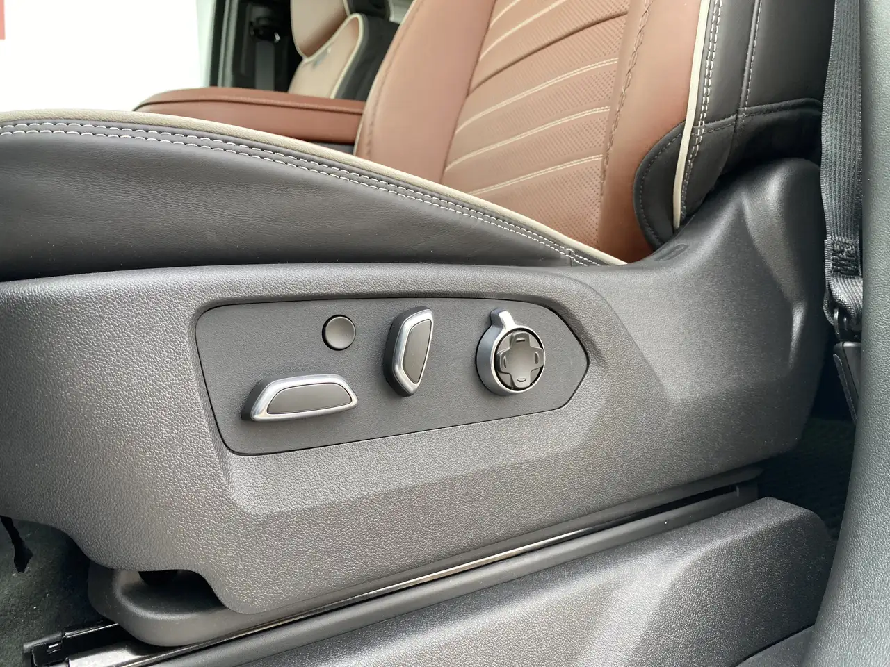 GMC Sierra 3500HD снимка GMC Sierra 3500HD