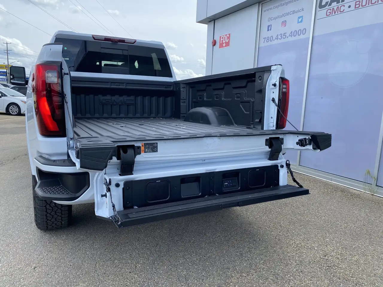 GMC Sierra 3500HD снимка GMC Sierra 3500HD