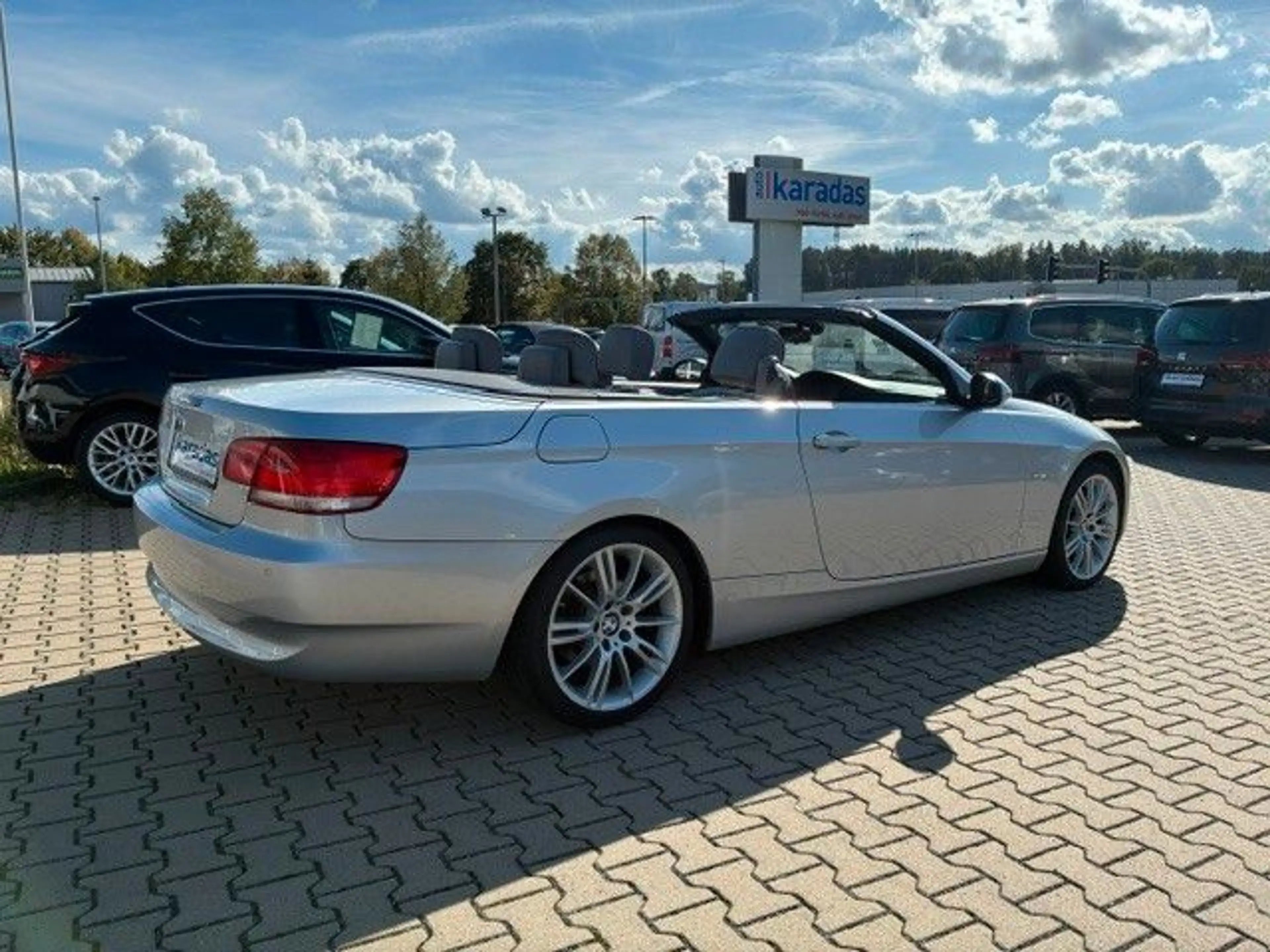 BMW 325 i Cabrio -AUT/Leder/Navi/Xenon- — photo 4