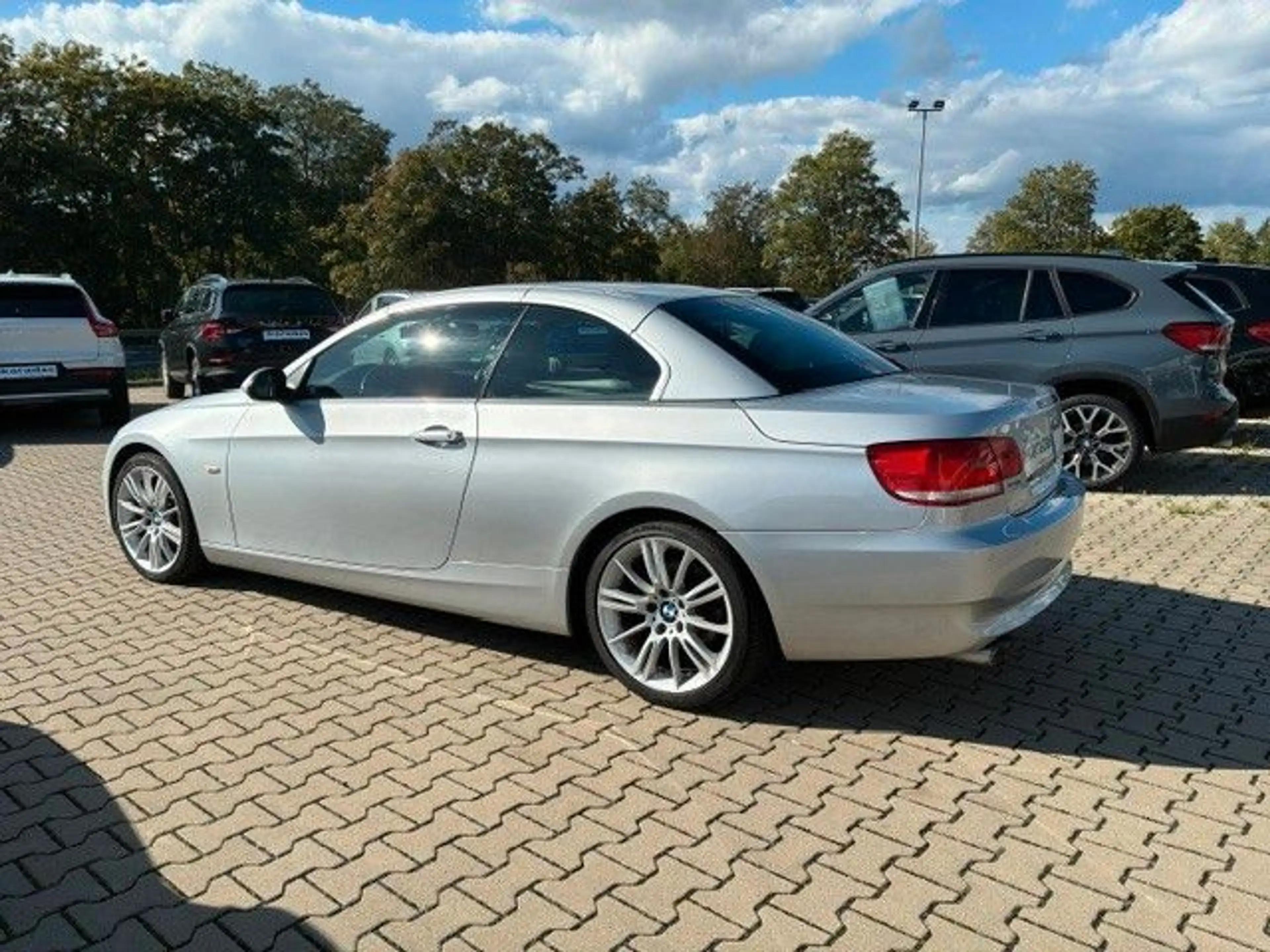 BMW 325 i Cabrio -AUT/Leder/Navi/Xenon- — photo 9