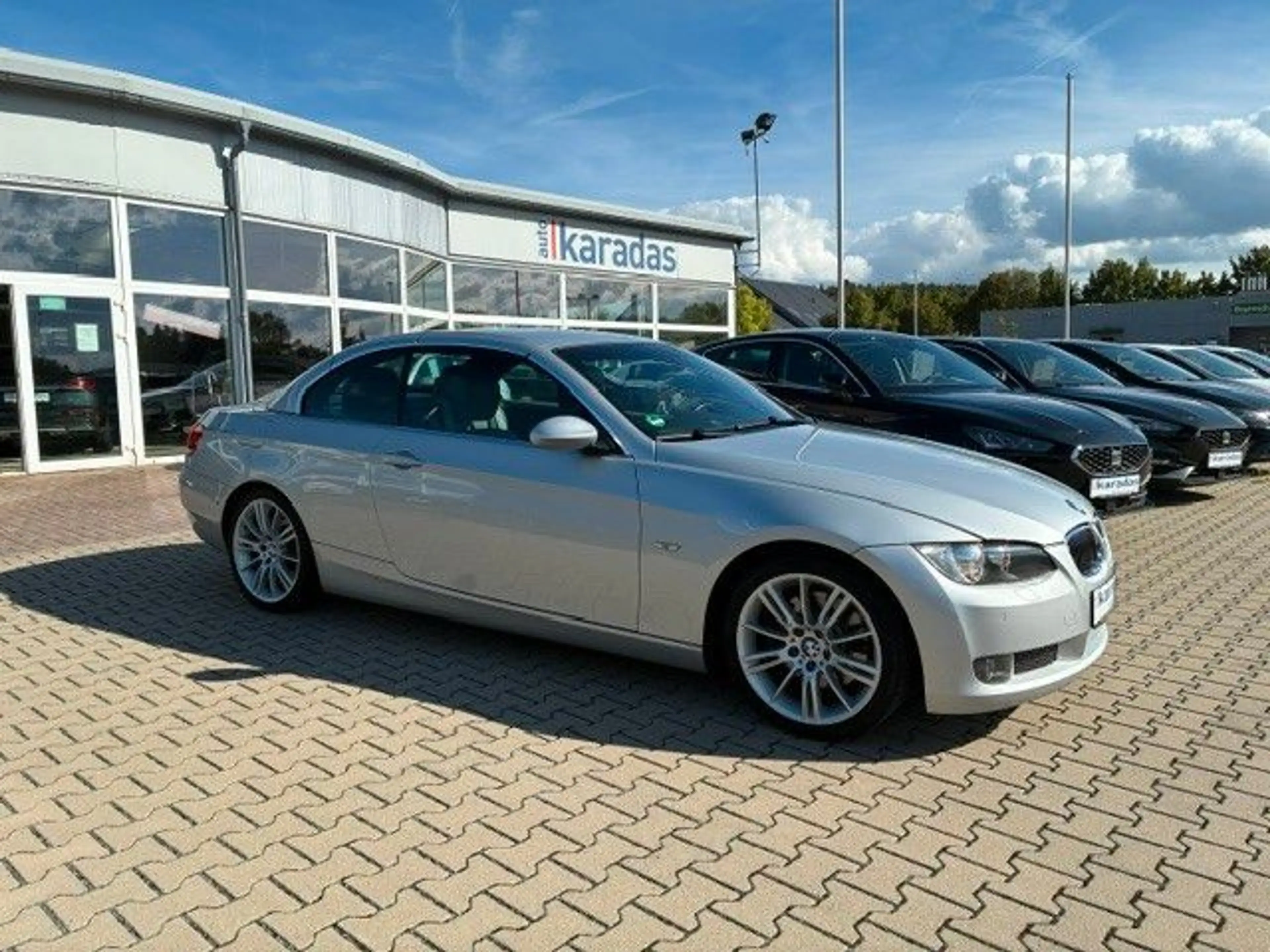 BMW 325 i Cabrio -AUT/Leder/Navi/Xenon- — photo 10