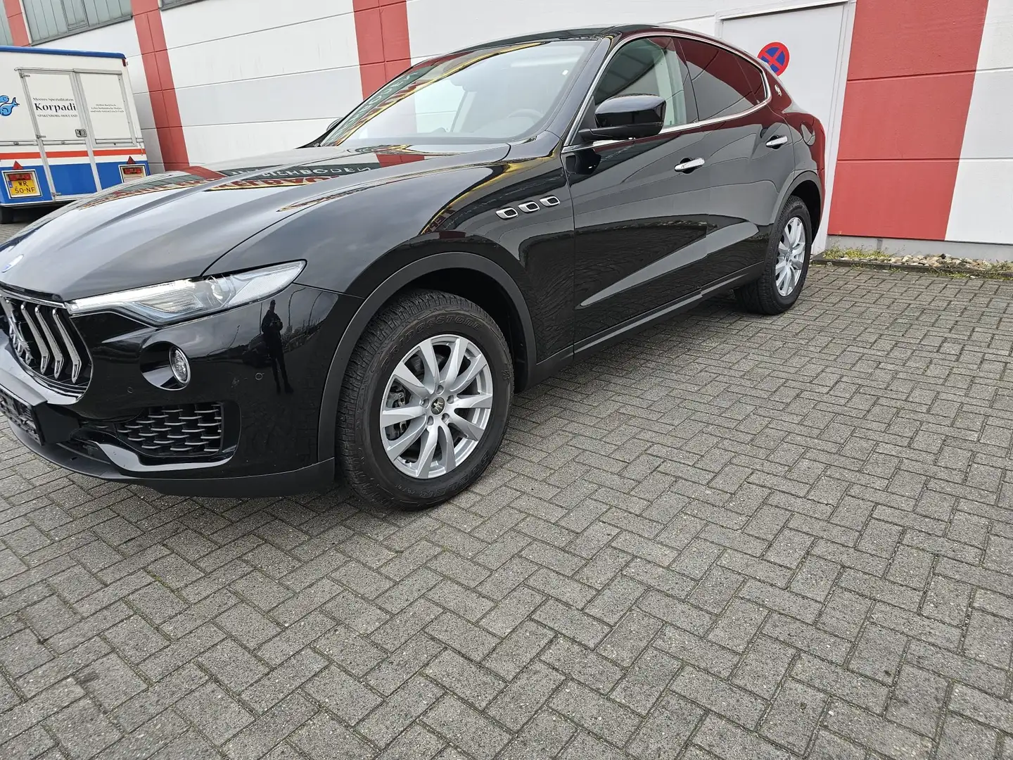 Maserati Levante Diesel Schwarz - 2