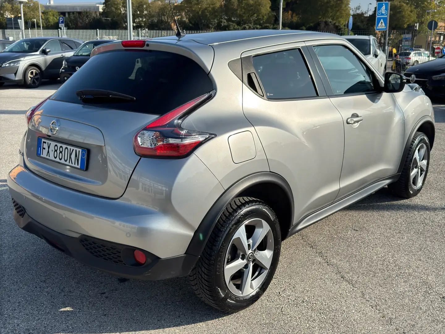 Nissan Juke 1.6 Acenta Gpl 115cv E6 Argento - 2