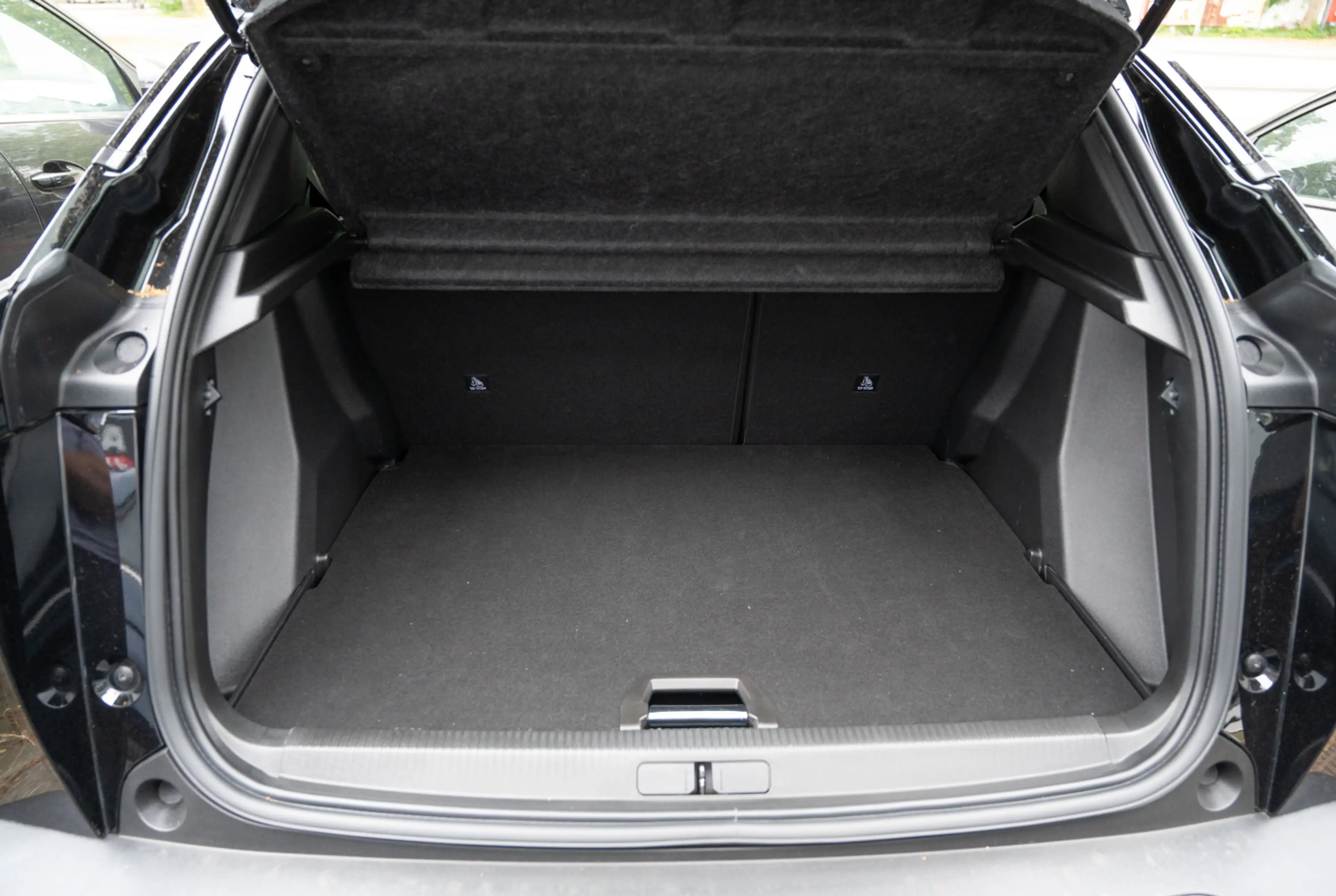 Peugeot 2008 Allure 1.2 PureTech 130 EAT8 *GW-TOP-DEAL* — photo 14