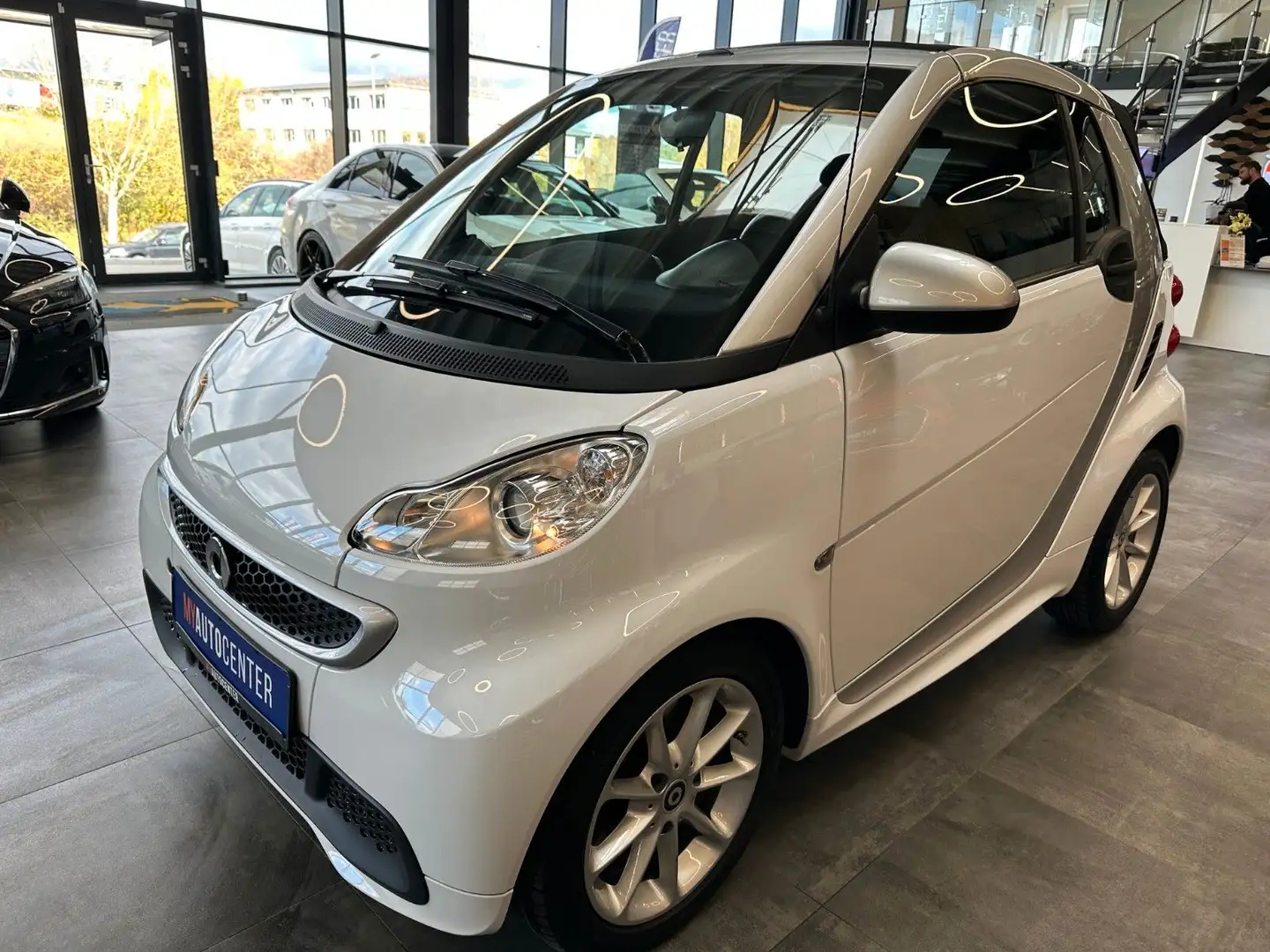 smart forTwo cabrio Micro Hybrid Drive *Bluetooth*Navi Silber - 2