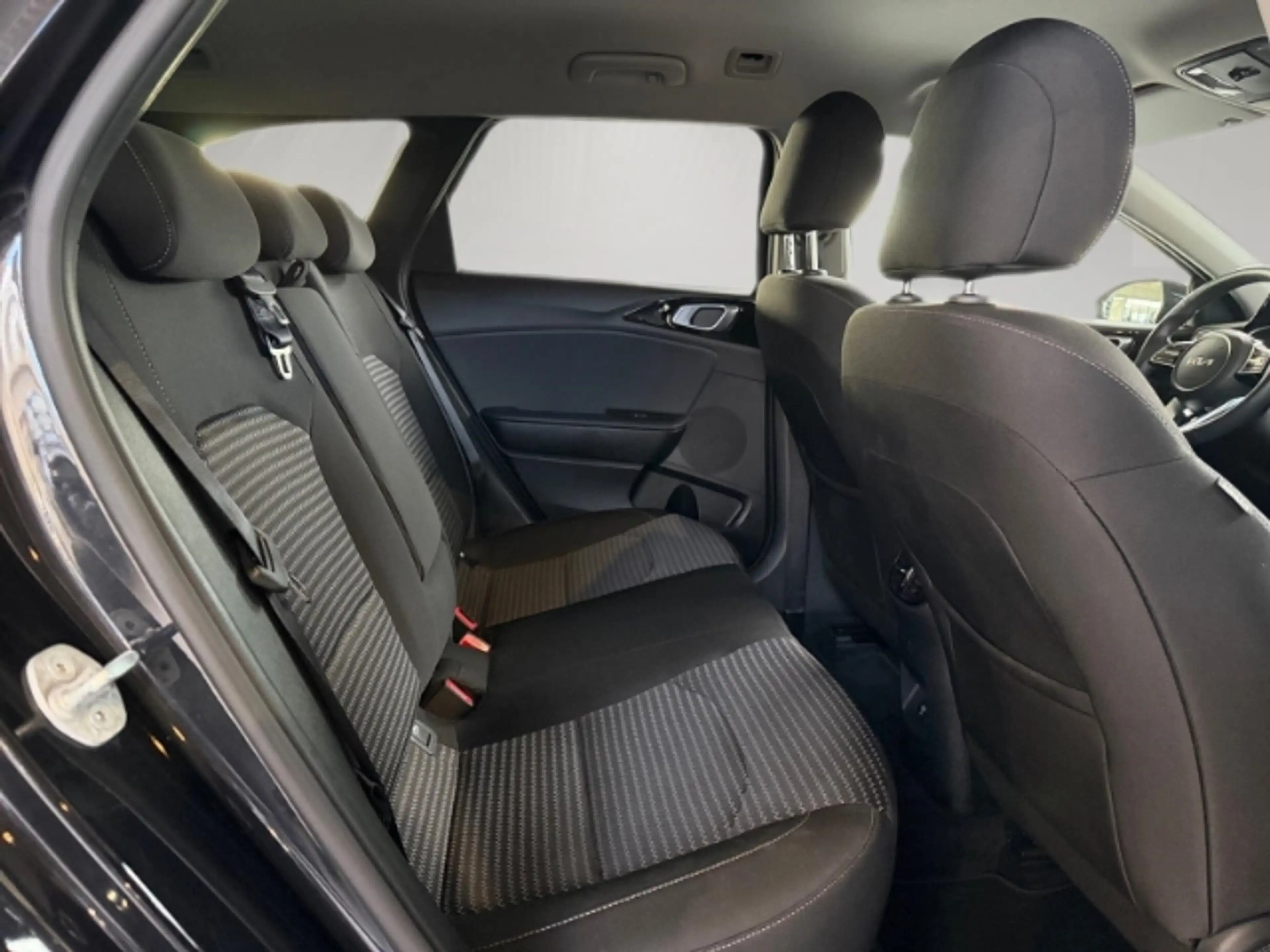 Kia Ceed SW / cee'd SW Sportswagon Edition 1.5 T-GDI Ultimate Navi+Sitzhe — photo 13