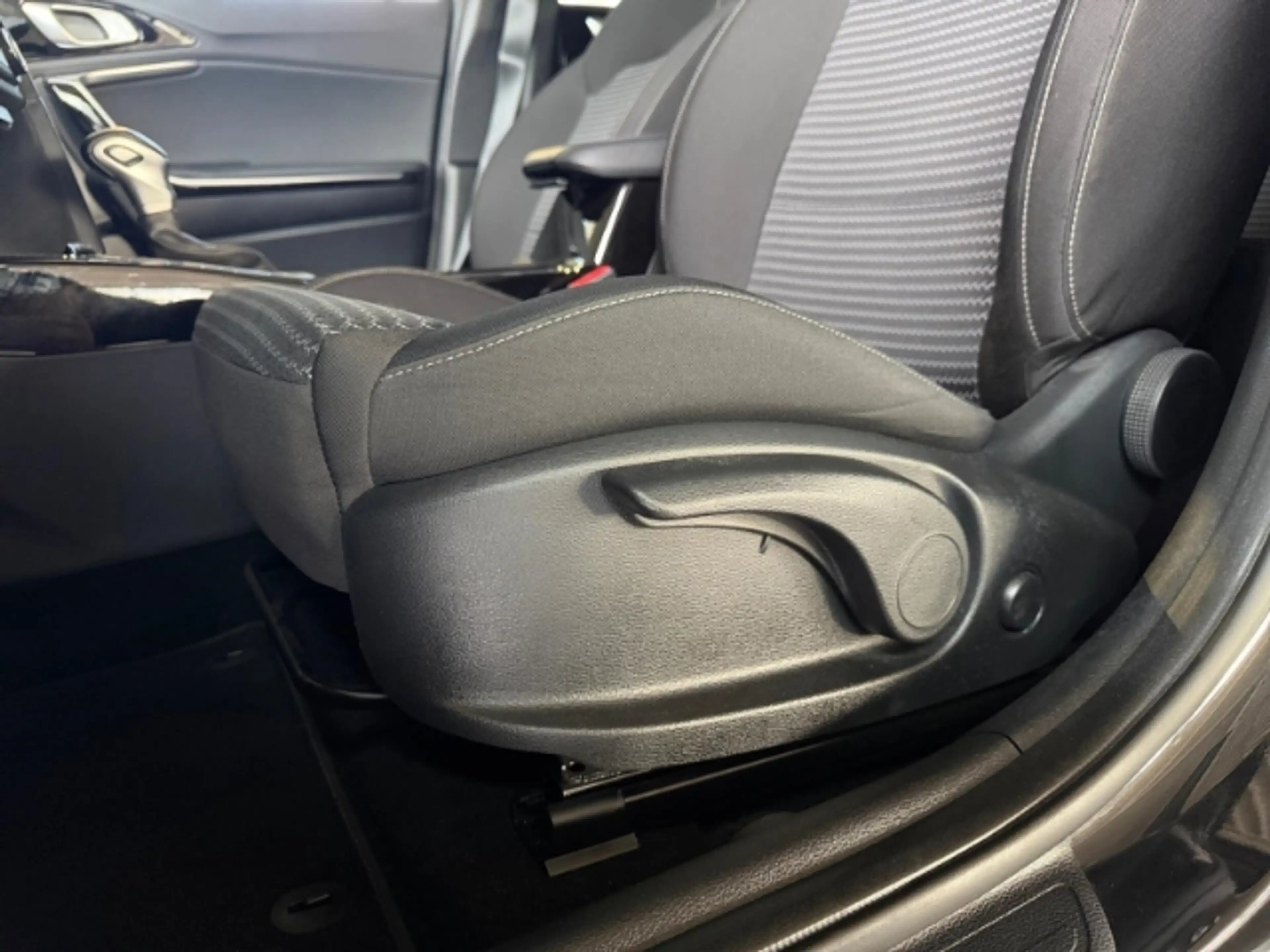 Kia Ceed SW / cee'd SW Sportswagon Edition 1.5 T-GDI Ultimate Navi+Sitzhe — photo 15