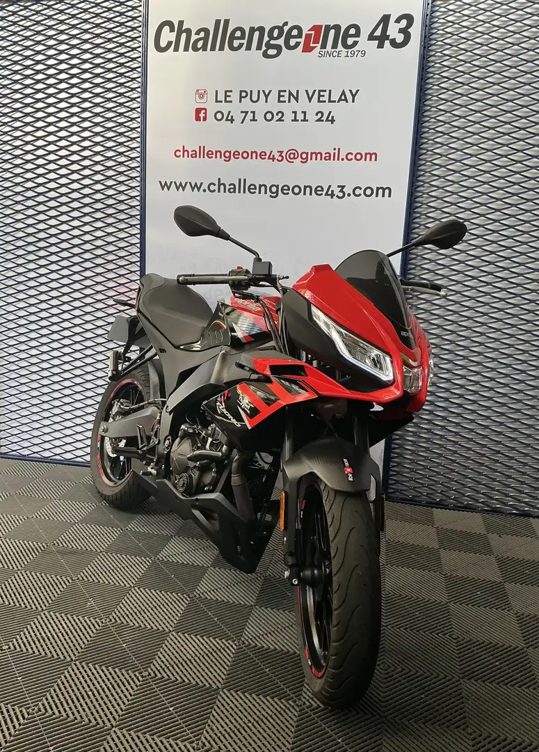 Aprilia Tuono Rot - 2