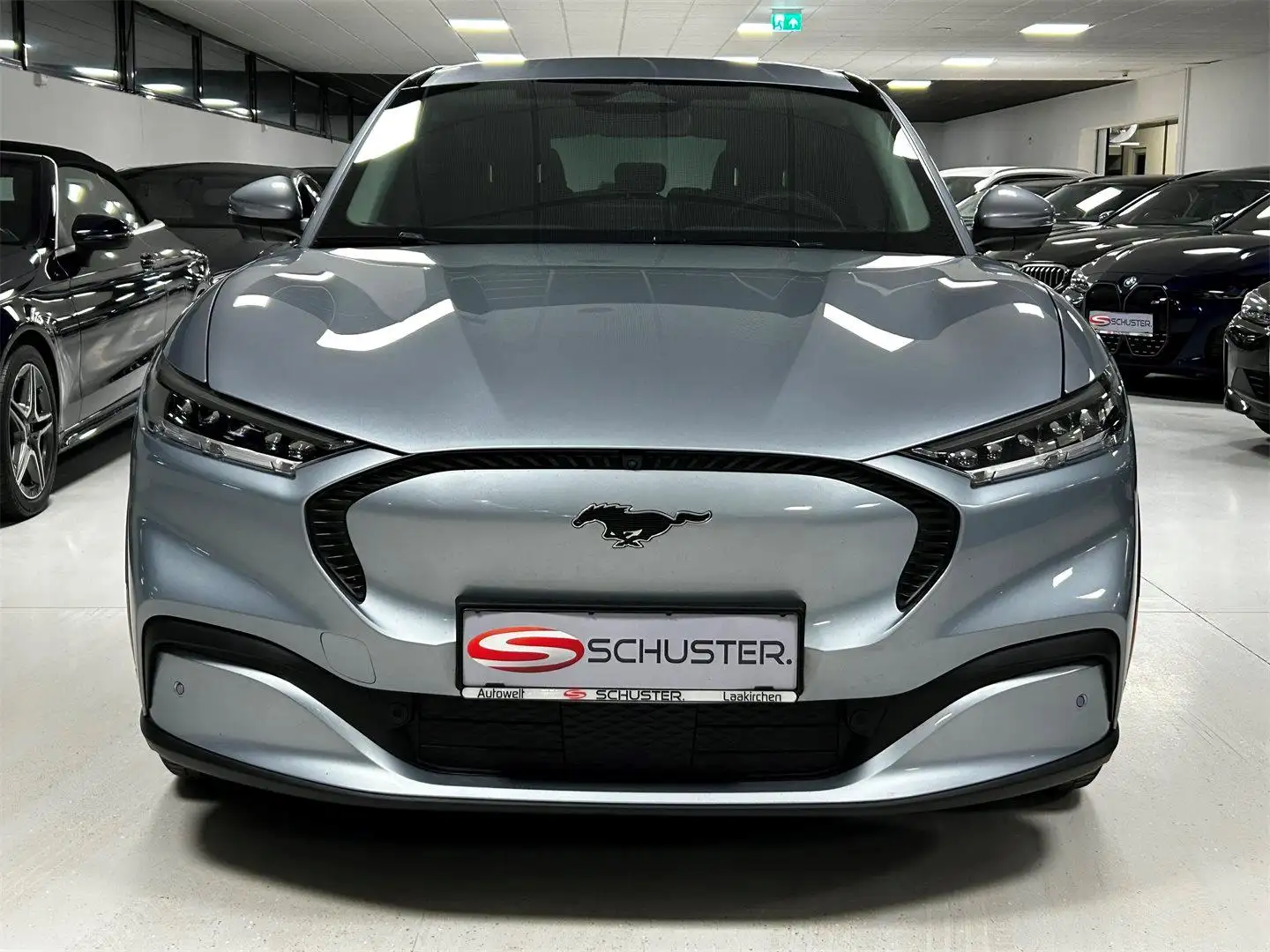 Ford Mustang Mach-E 88kWh Elektro Extended Range Silber - 2