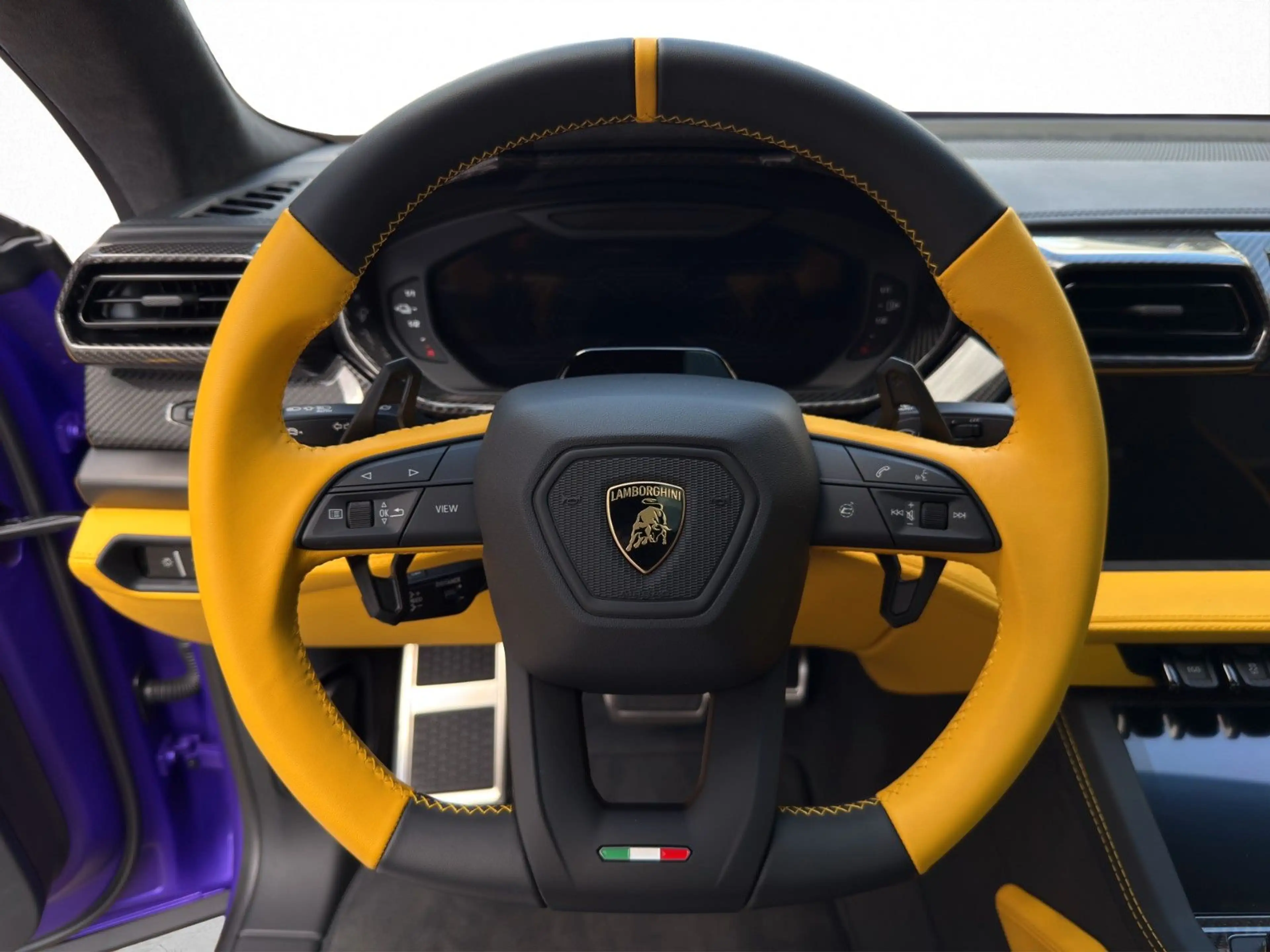 Lamborghini Urus 4.0 V8 PHEV SE — photo 12