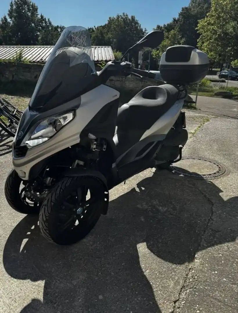 Piaggio MP3 300 HPE Grau - 1