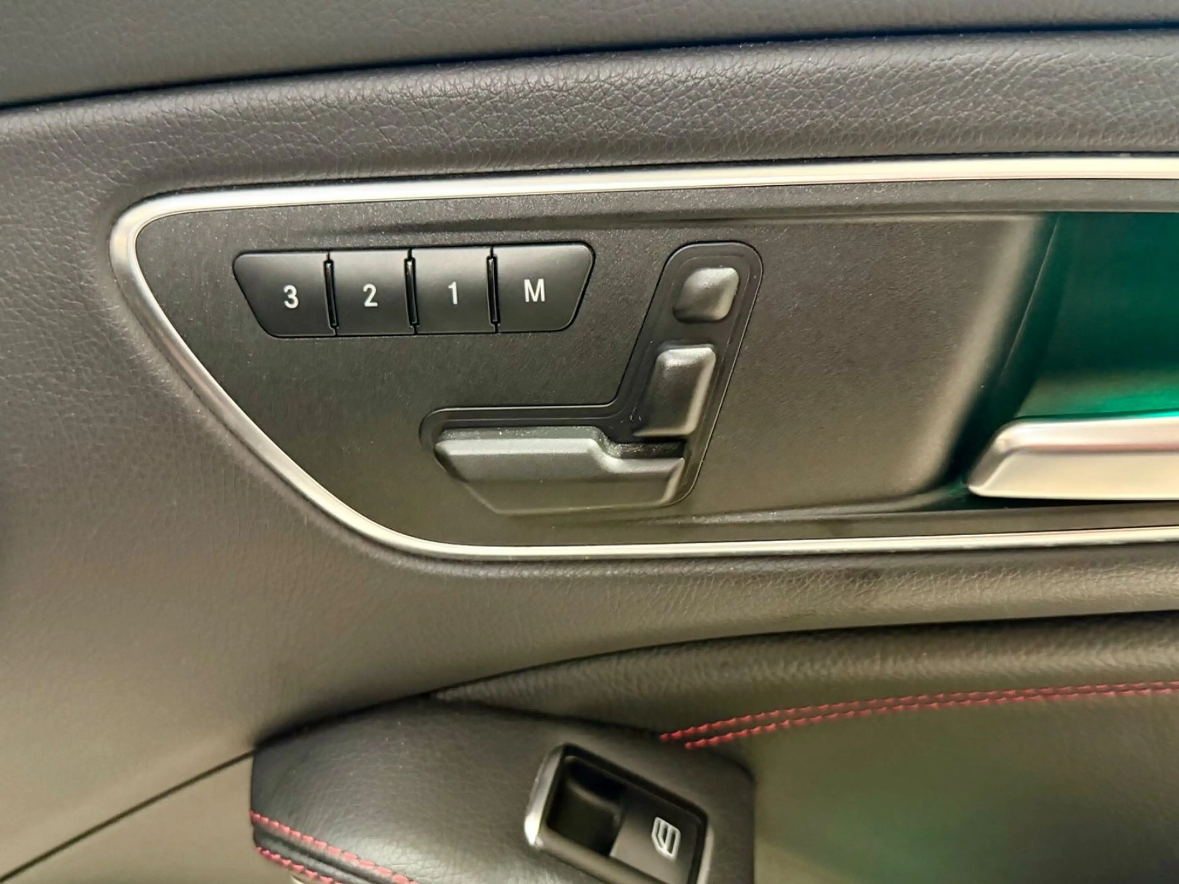 Mercedes-Benz CLA 45 AMG 4Matic — photo 11