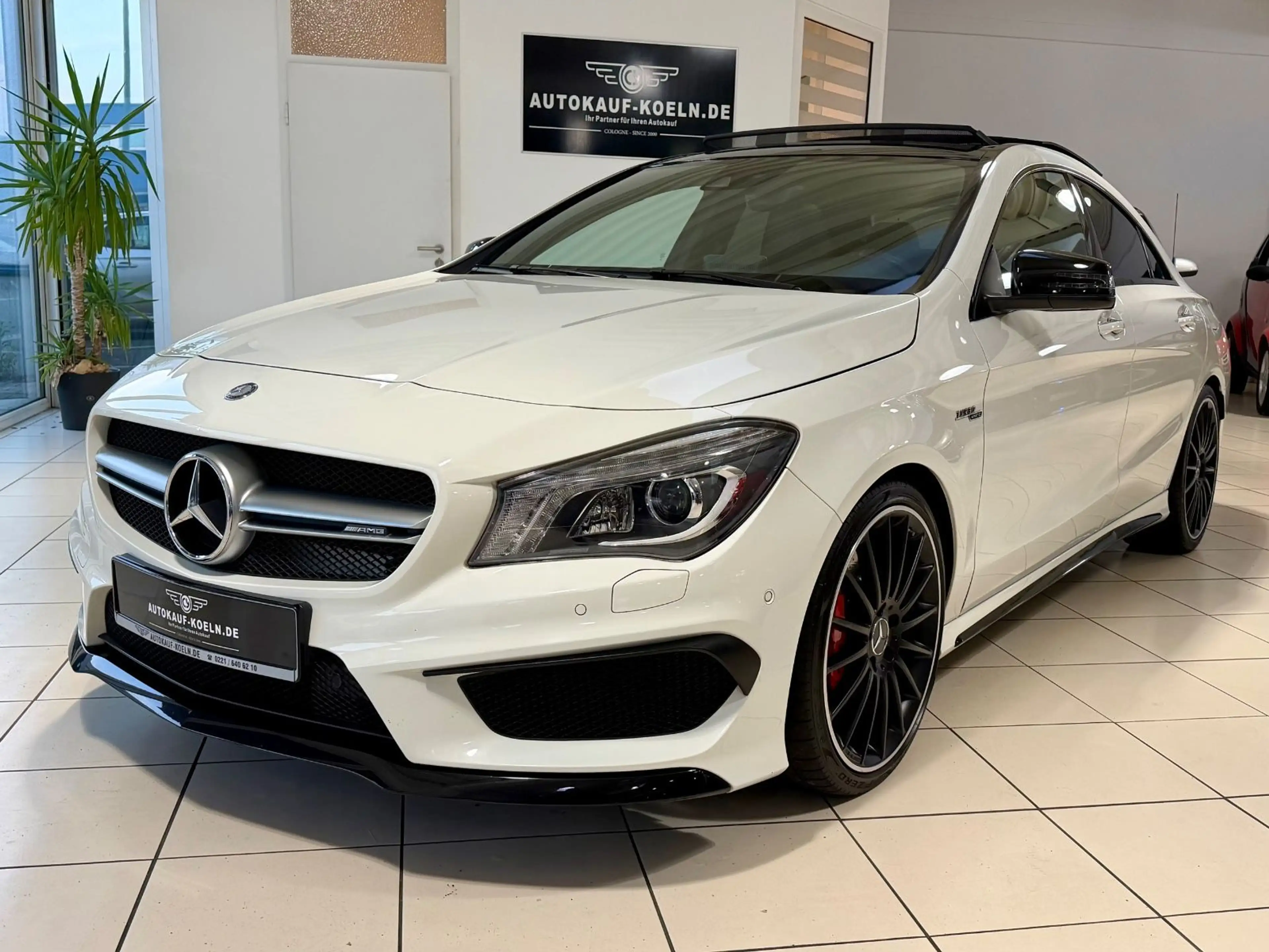 Mercedes-Benz CLA 45 AMG 4Matic — photo 4