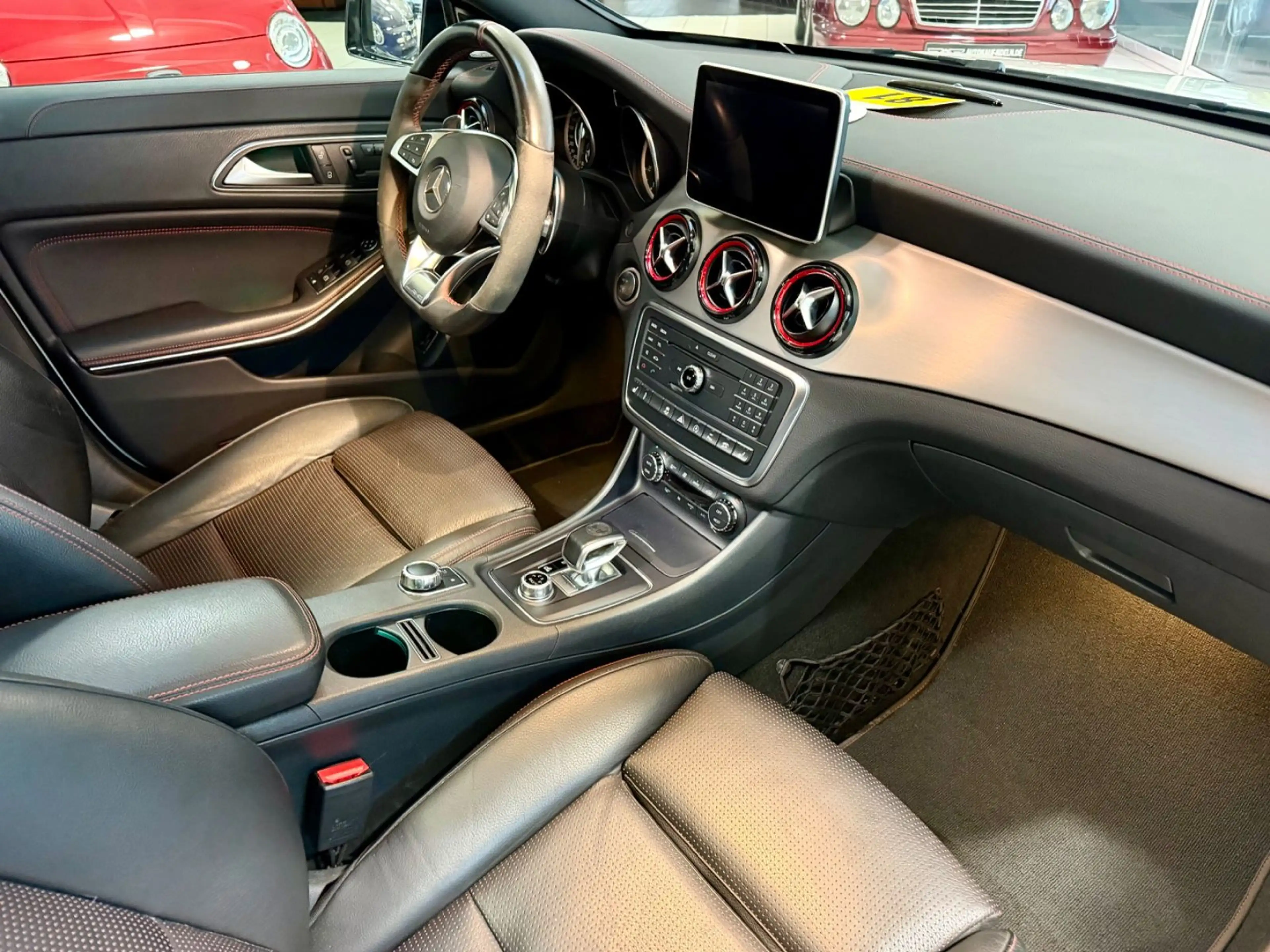 Mercedes-Benz CLA 45 AMG 4Matic — photo 8