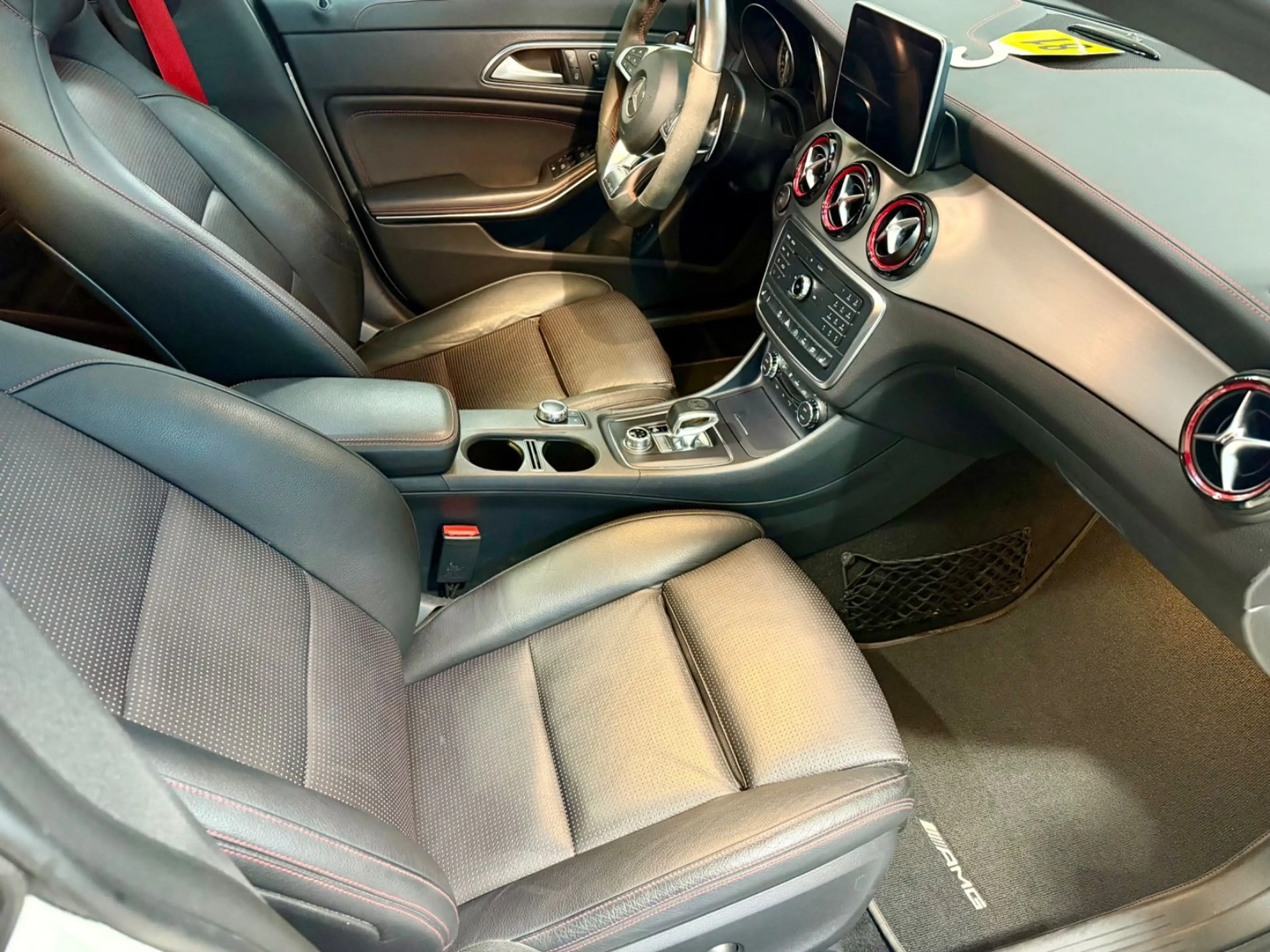 Mercedes-Benz CLA 45 AMG 4Matic — photo 9