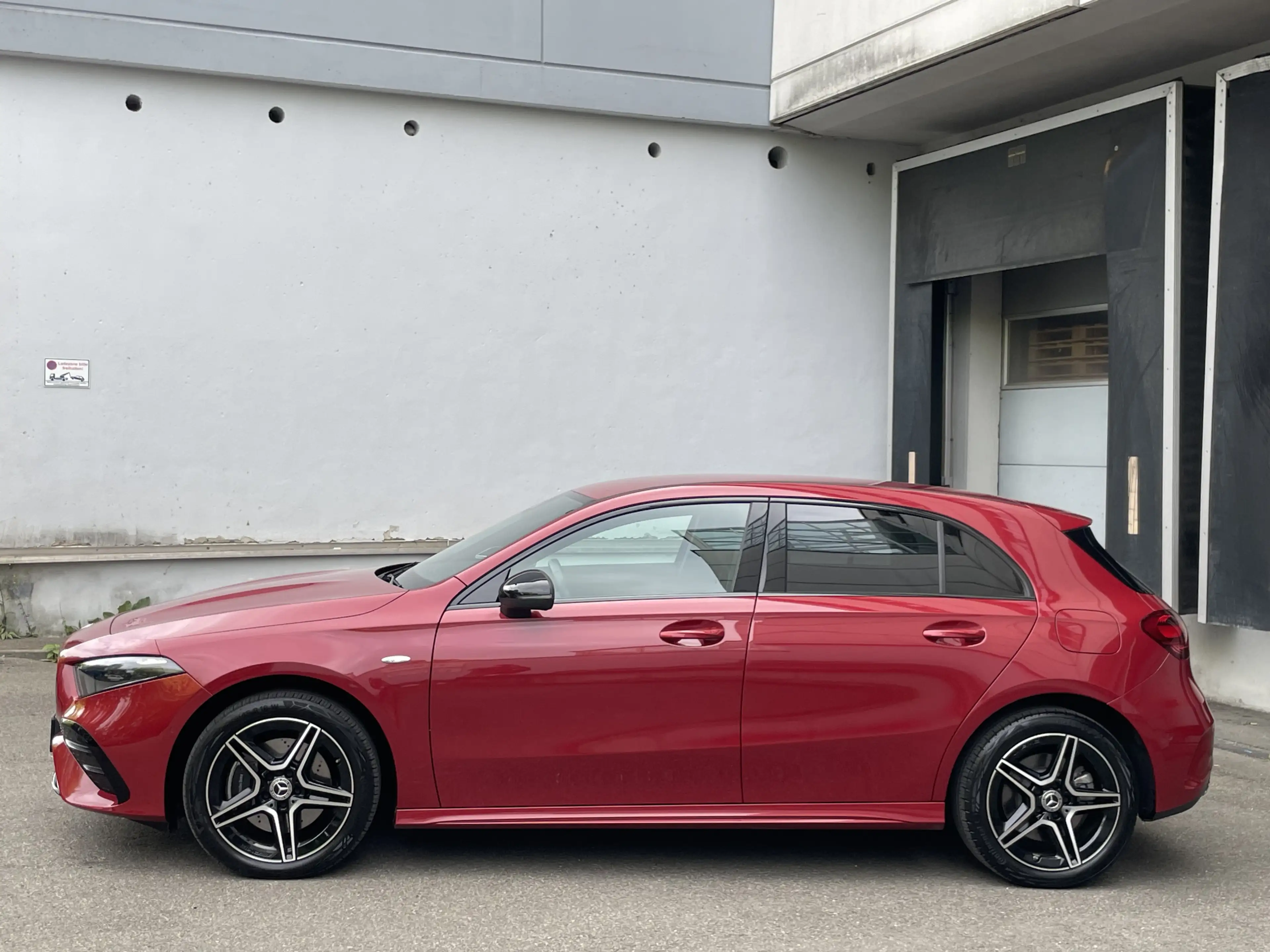 Mercedes-Benz A 250 e AMG LED Night MBUX Rü-Kamera Burmester — photo 3