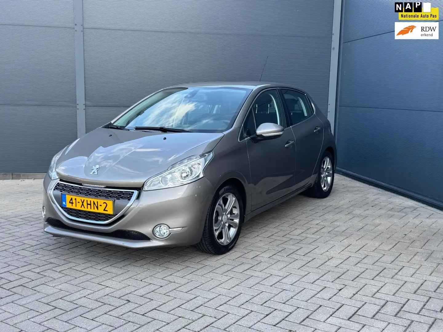 Peugeot 208 1.6 VTi Allure / Nap / Carplay / Trekhaak Grijs - 1