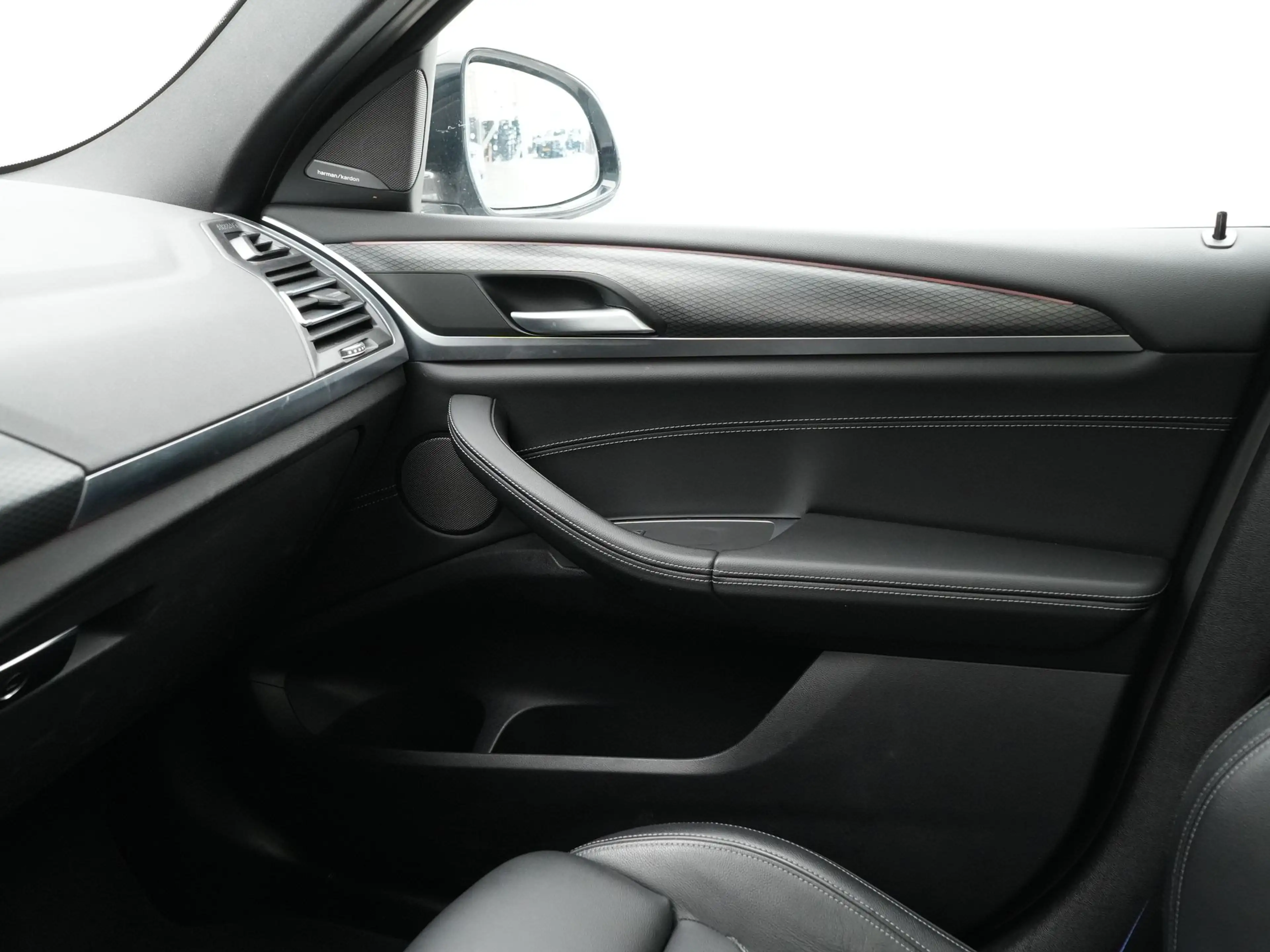 BMW X4 xDrive20i Business Edition Plus — photo 14
