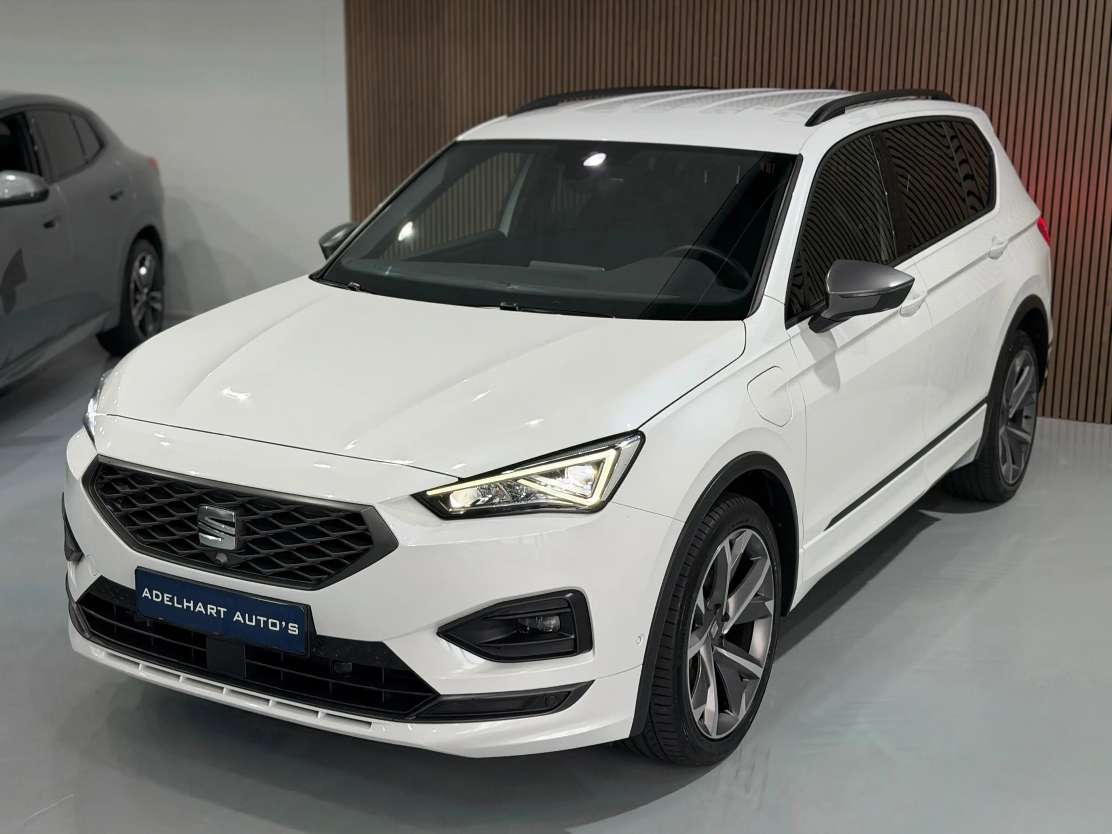 SEAT Tarraco 1.4 TSI e-Hybrid PHEV FR Business Intense / Naviga — photo 9