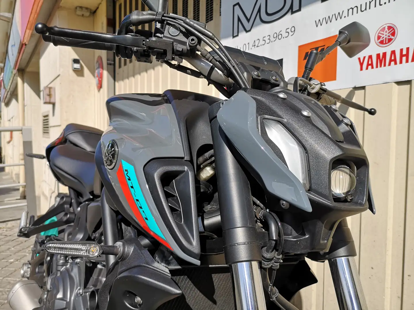 Yamaha MT-07 Gris - 2