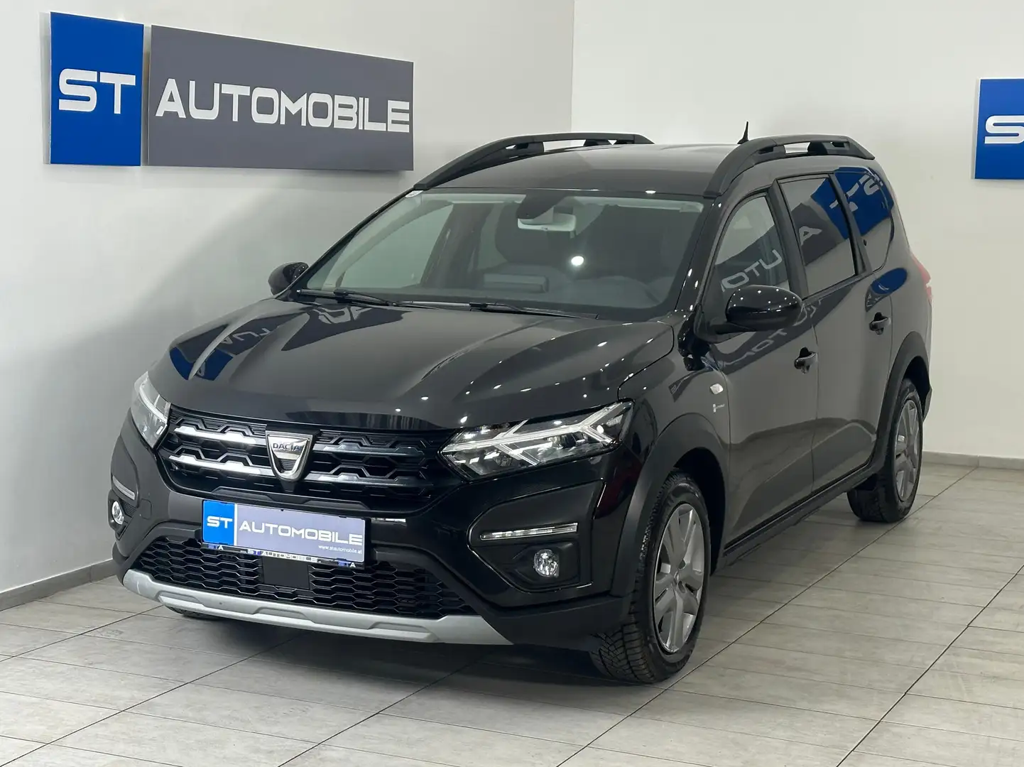 Dacia Jogger Comfort // 1.BESITZ // 7-SITZER // EINPARKHILFE // Schwarz - 1