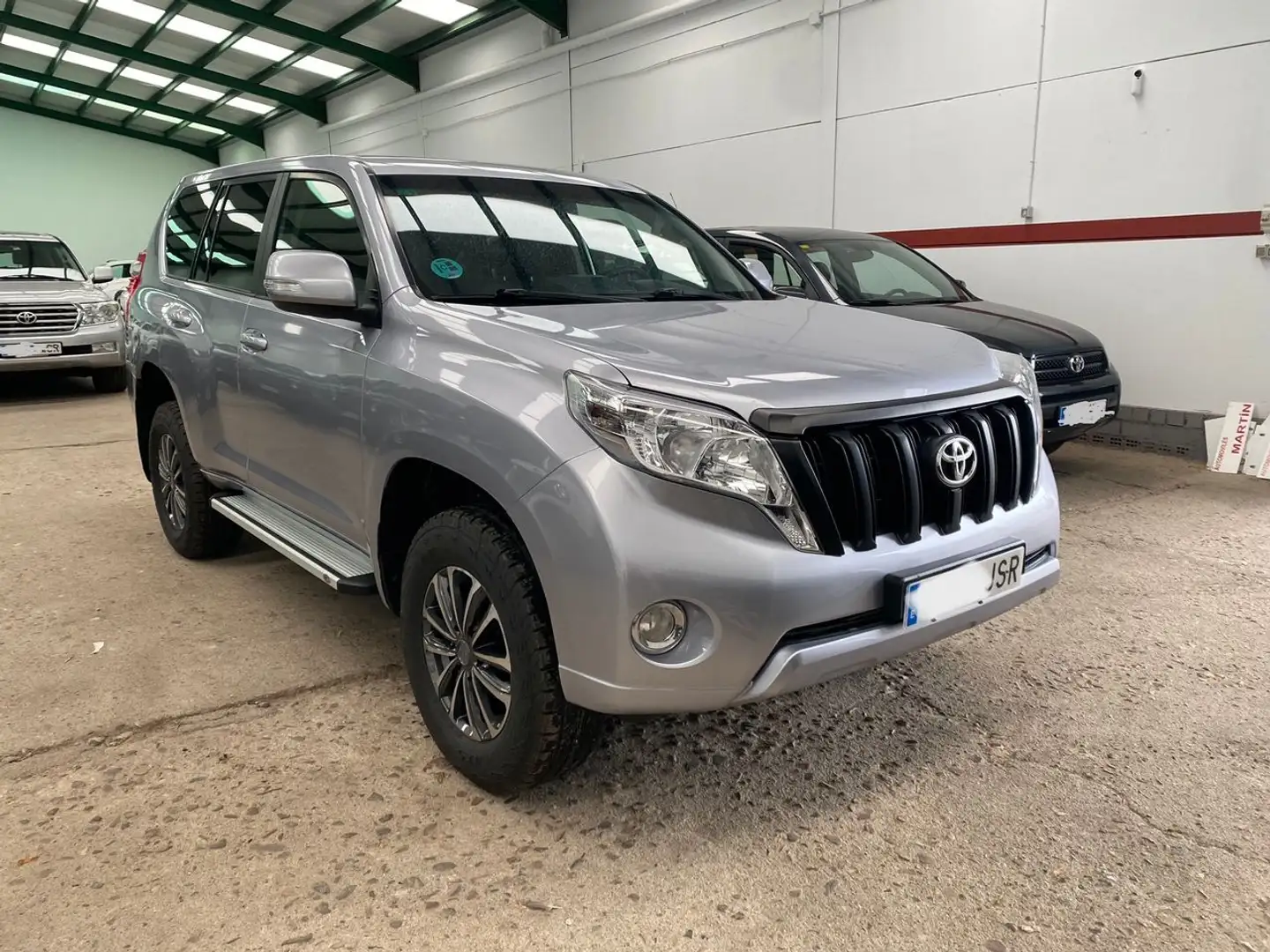 Toyota Land Cruiser D-4D GX Grey - 2