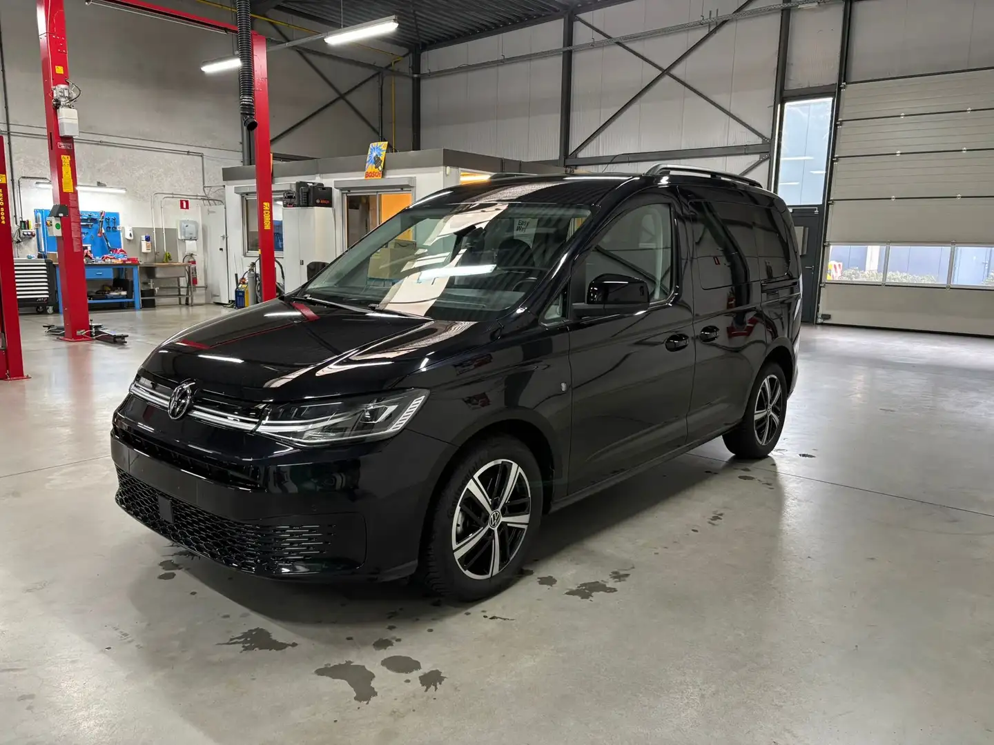 Volkswagen Caddy Caddy 1.5 TSI BMT (5-Si.) DSG Life Schwarz - 2