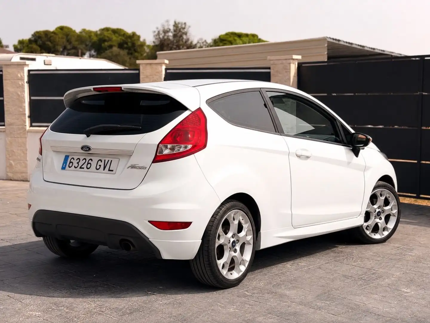 Ford Fiesta 1.6 Sport Blanco - 2