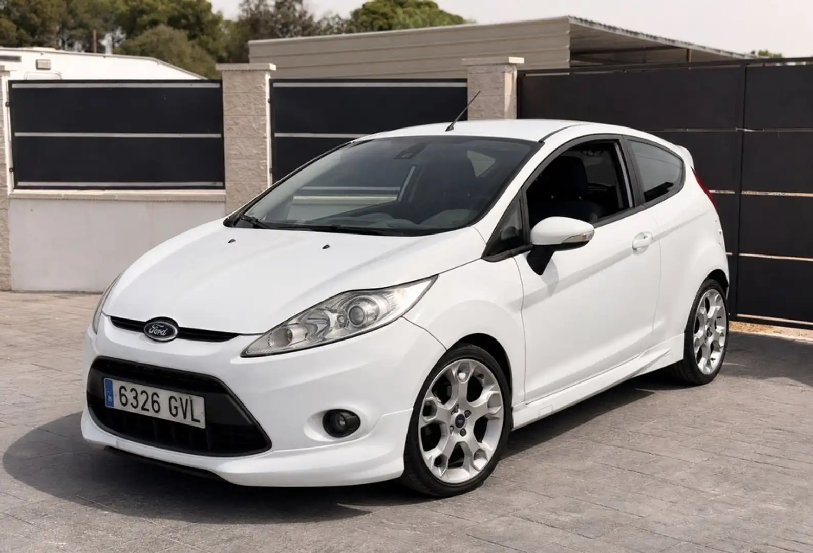 Ford Fiesta 1.6 Sport Blanco - 1