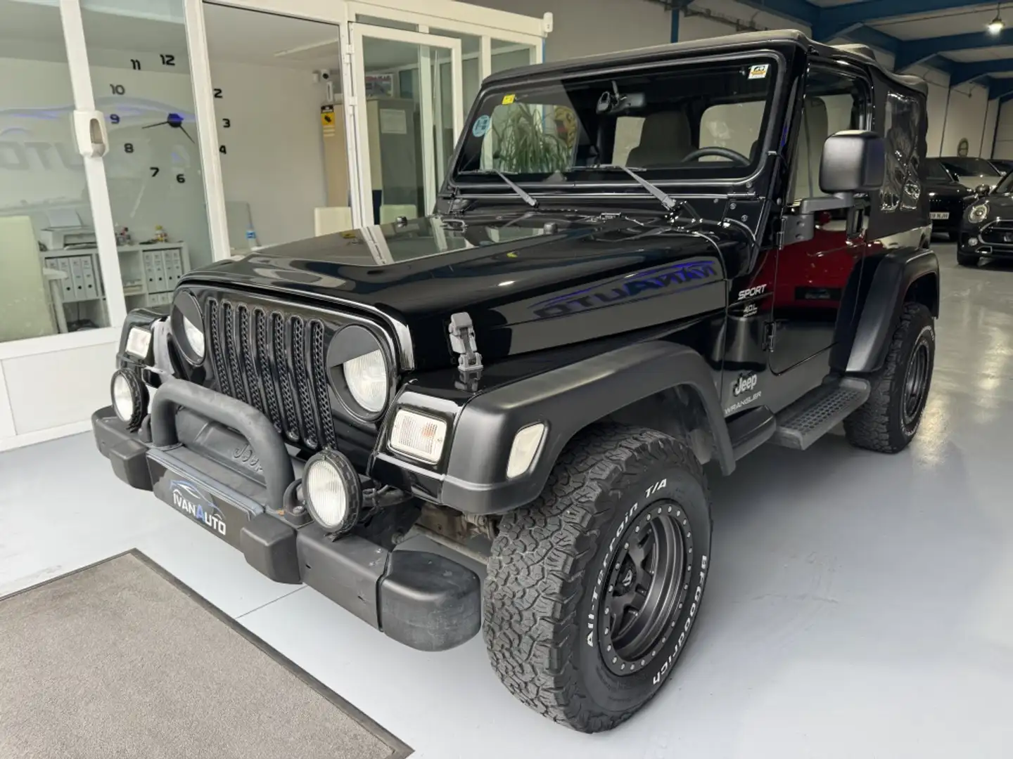 Jeep Wrangler 4.0 Sport Techo Lona AT Negro - 2