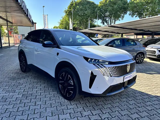 Peugeot 3008 view 3
