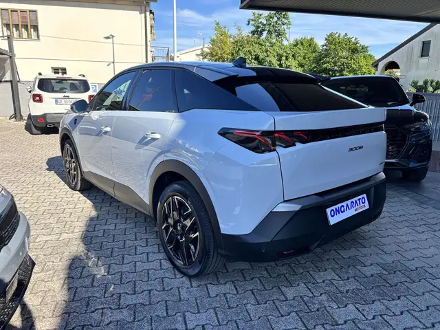 Peugeot 3008 view 5