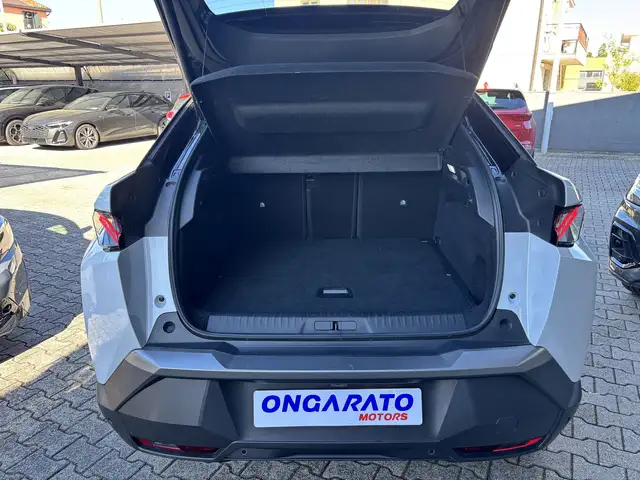 Peugeot 3008 view 6