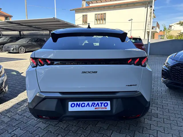 Peugeot 3008 view 4