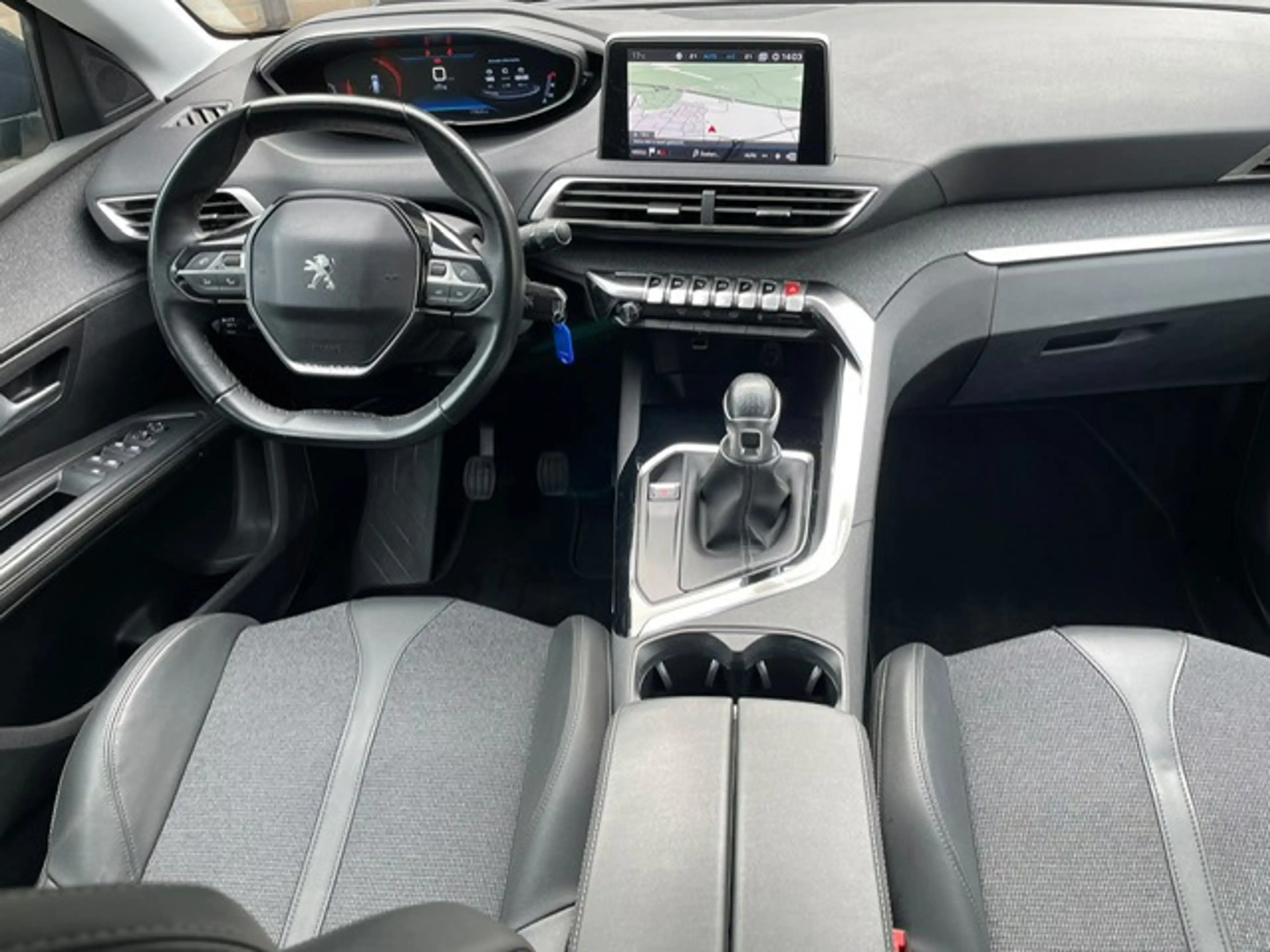 Peugeot 5008 1.2 PureTech Allure — photo 7